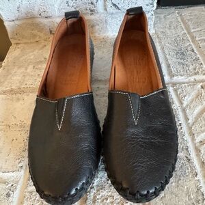 NWOT! Spring Step classic soft Black Leather Slip-On